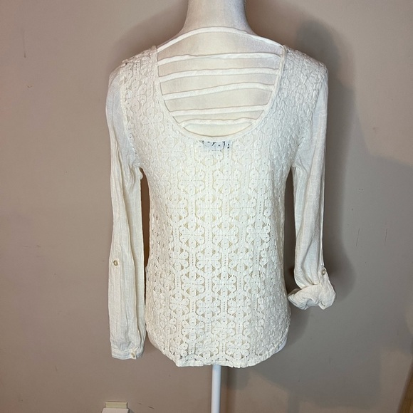 ⭐️Mine Lace Long Sleeves Top - Picture 4 of 8